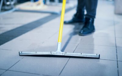 Pulizia profonda delle pavimentazioni commerciali: teorie, metodi e errori comuni