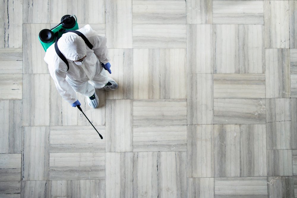 efflorescenze saline sui pavimenti